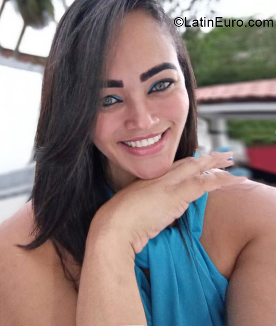 Date this funny Brazil girl Patty from Salvador BR11388