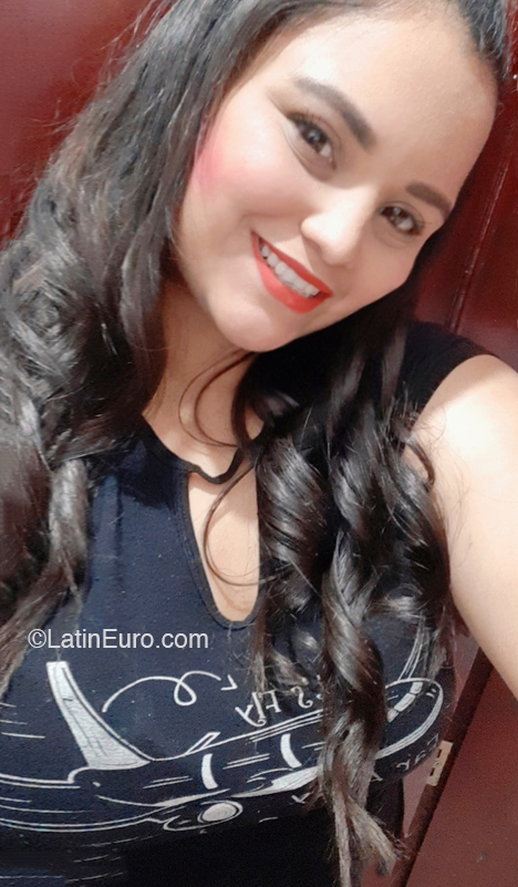 Date this tall Colombia girl Erika from Bogota CO30976