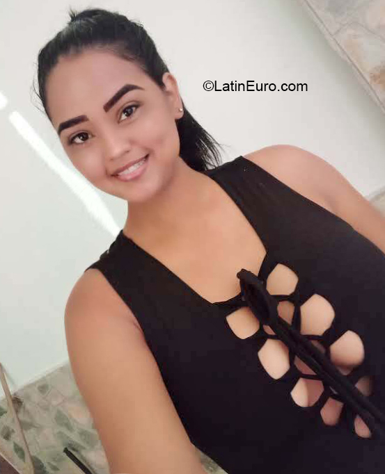 Date this young Venezuela girl Ferna from Valencia VE4094
