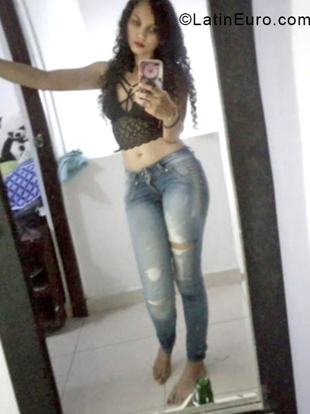 Date this stunning Colombia girl Tay from Barranquilla CO31027