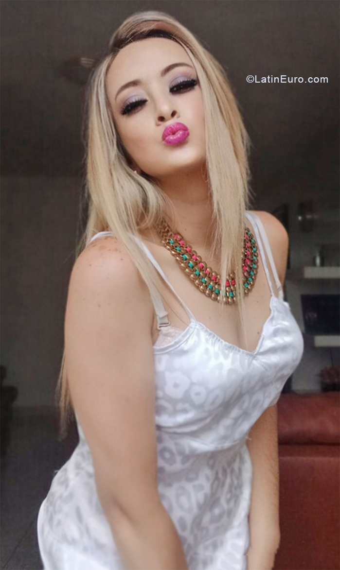 Date this hot Venezuela girl Brigitte from Caracas VE4114