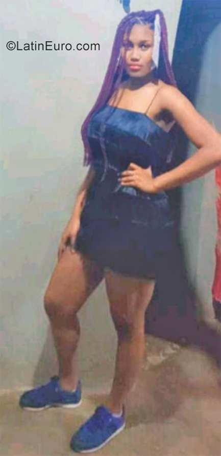 Date this tall Colombia girl Evarlides from Medellin CO31196