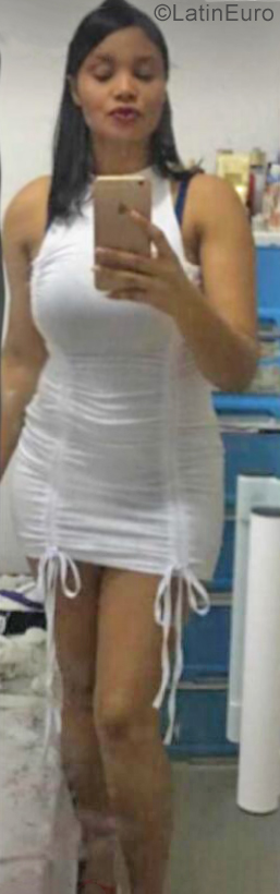 Date this hard body Dominican Republic girl Elisaura Recio from Santiago DO40774