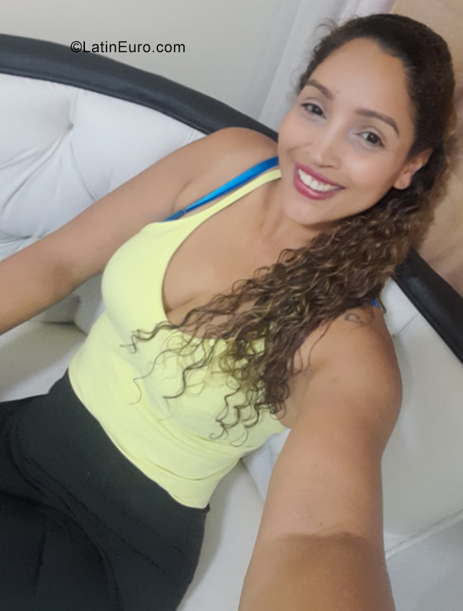 Date this beautiful Colombia girl Maribel from Medellin CO31695