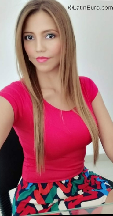 Date this pretty Colombia girl Liliana from Bogotá CO31701