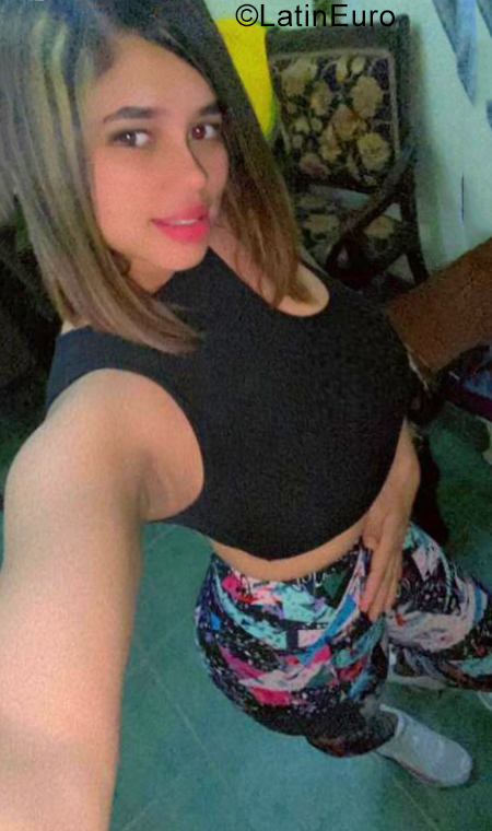 Date this sultry Dominican Republic girl Alez from Santo Domingo DO40795