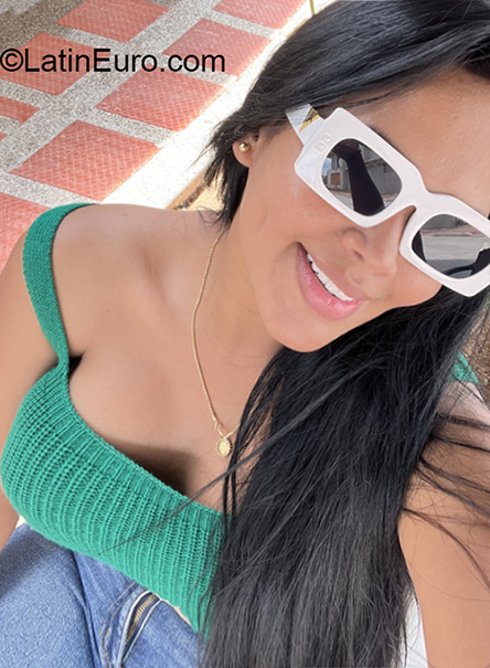Date this good-looking Colombia girl Laura from Valledupar CO31756