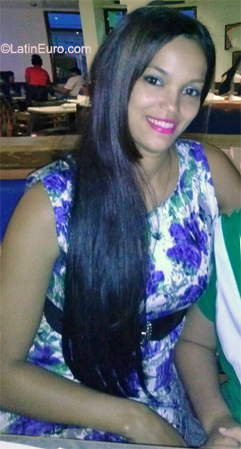 Date this athletic Dominican Republic girl Rose from Santo Domingo DO40856