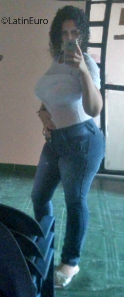 Date this voluptuous Colombia girl Barbara from Cúcuta CO31829