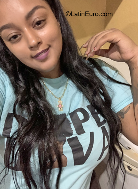 Date this happy Dominican Republic girl Grissel from Santo Domingo DO40921