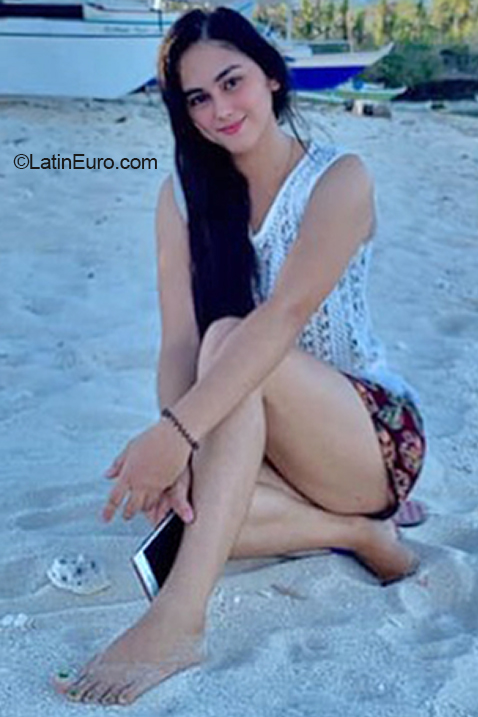Date this lovely Philippines girl Joy from Cagayan De Oro PH1064