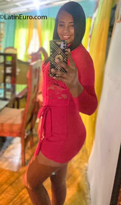 Date this nice looking Dominican Republic girl Belkis from Santo Domingo DO41021
