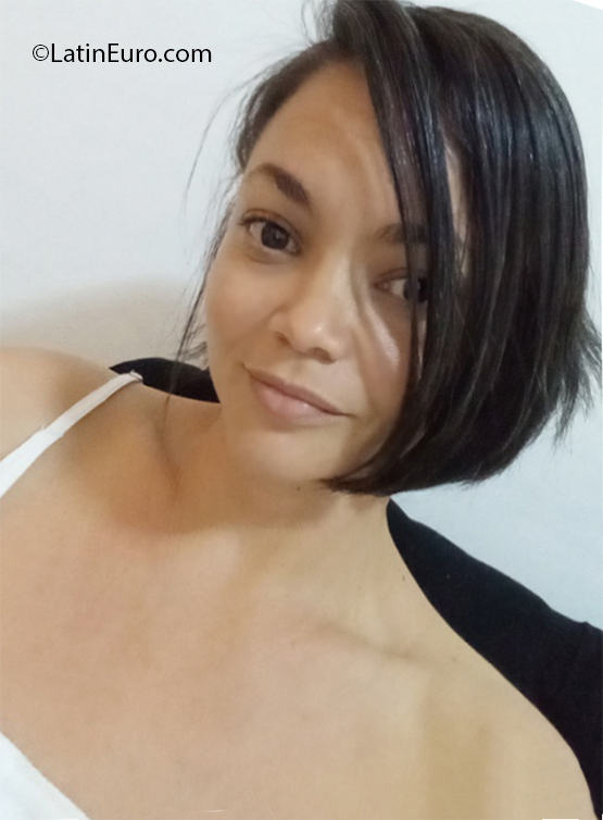 Date this georgeous Dominican Republic girl Marilyn from Santo Domingo DO41031