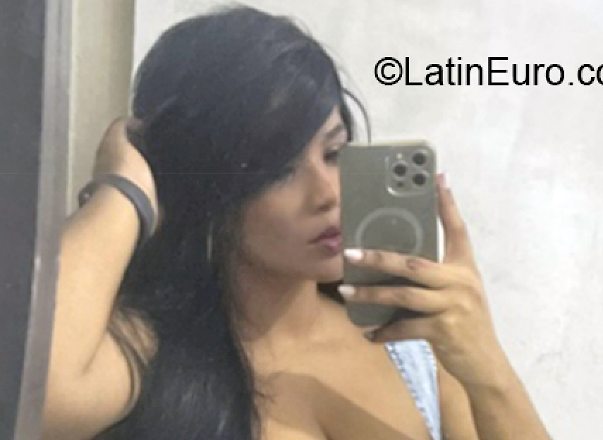 Date this stunning Dominican Republic girl Fanny from Santo Domingo DO41083
