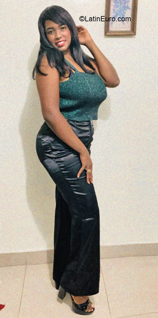 Date this young Dominican Republic girl Coranyi from Santo Domingo DO41116