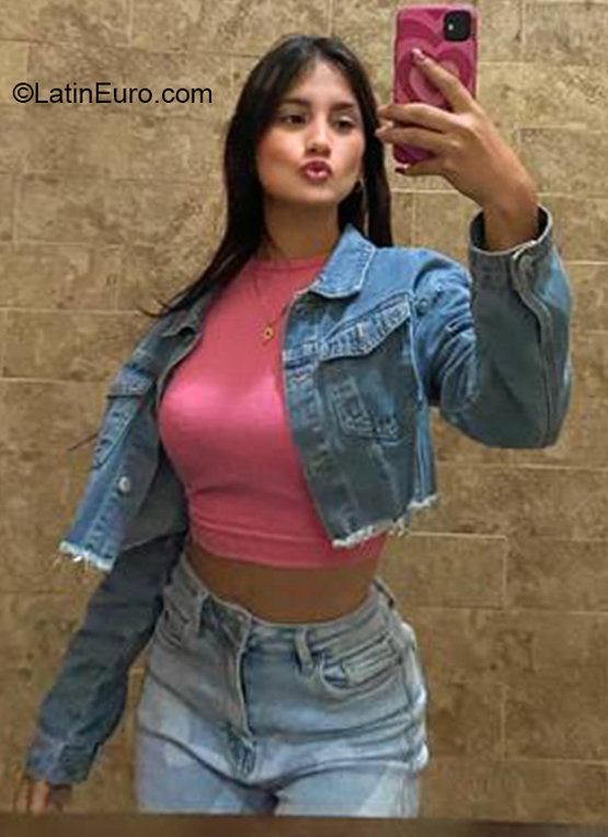 Date this hard body Venezuela girl Karla from Cabimas VE4281