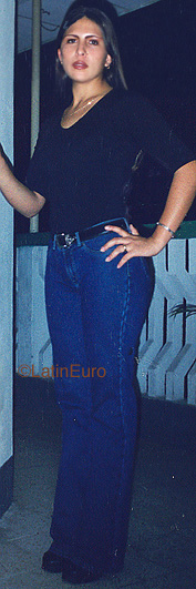 Date this happy Honduras girl Waldina from Comayagua N3879