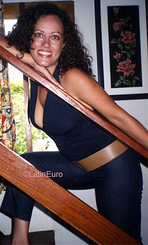 Date this cute Brazil girl Andrea from PORTO B9226