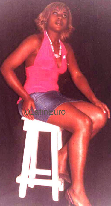 Date this funny Ivory Coast girl Prisca from Abidjan A9683
