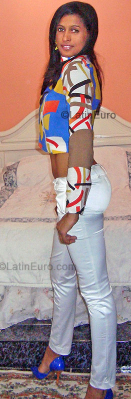 Date this happy Brazil girl Sandra from Santo Andre B-195