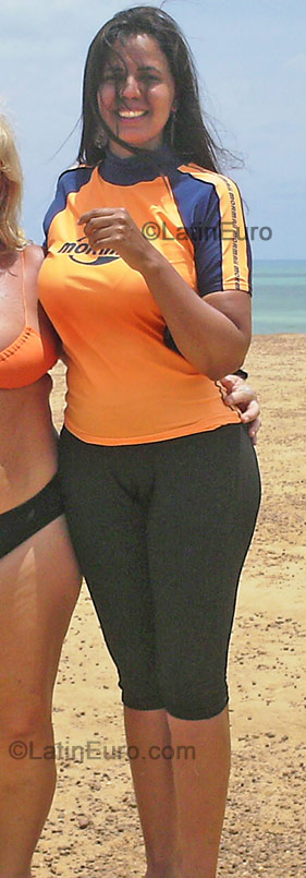 Date this voluptuous Brazil girl Andrea from Sao Paulo BR4092