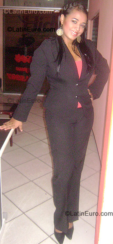 Date this voluptuous Brazil girl Gisele from Fortaleza B-221