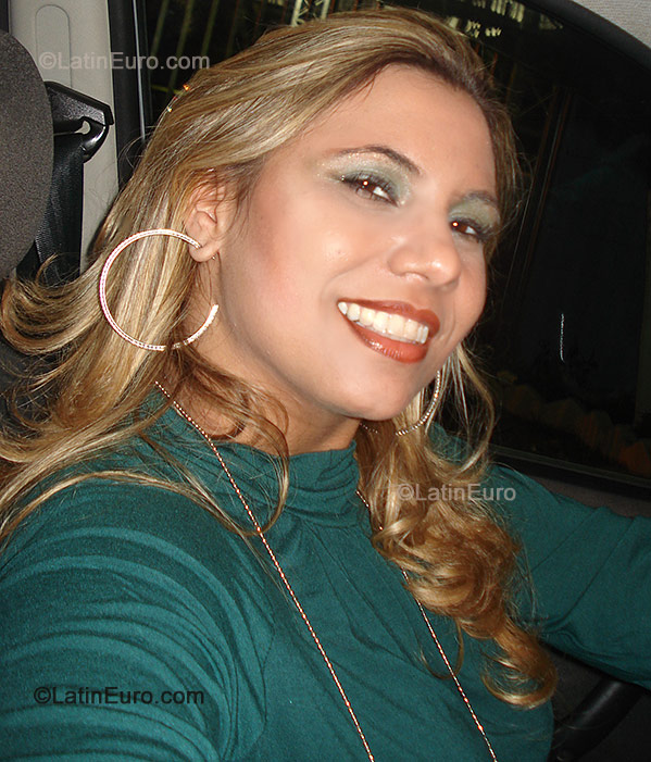 Date this lovely Brazil girl Cristiana from Mogi Guacu B-236