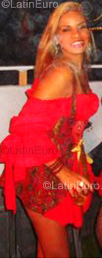 Date this happy Brazil girl Vivian from Sao Paulo BR4204