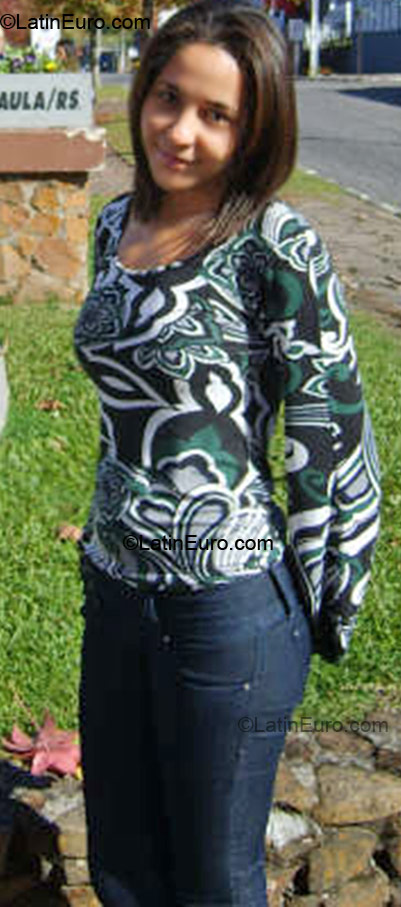 Date this georgeous Brazil girl Damiana from  B-280