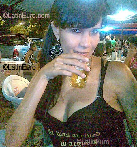 Date this stunning Brazil girl Silvia from Lauro De Freitos B-54