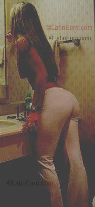 Date this foxy Brazil girl Natany from Goiania B-74