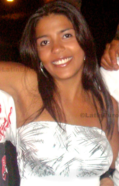 Date this delightful Brazil girl Fernanda from Montes Claros B-79