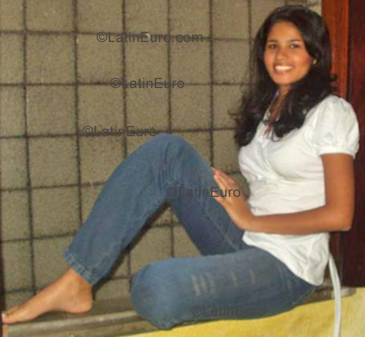 Date this lovely Brazil girl Geisa from Fortaleza B1010