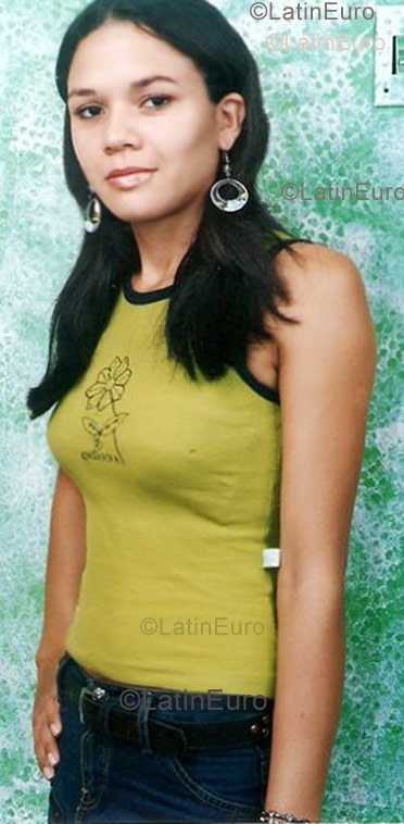 Date this sultry Brazil girl B1012 from Araguaina B1012