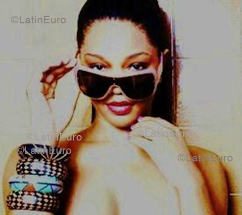 Date this exotic Brazil girl Thais from Birigui B1258