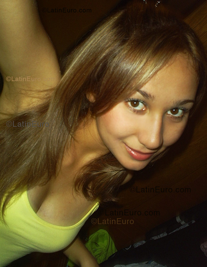 Date this gorgeous Brazil girl Alessandra from Campinas B1283