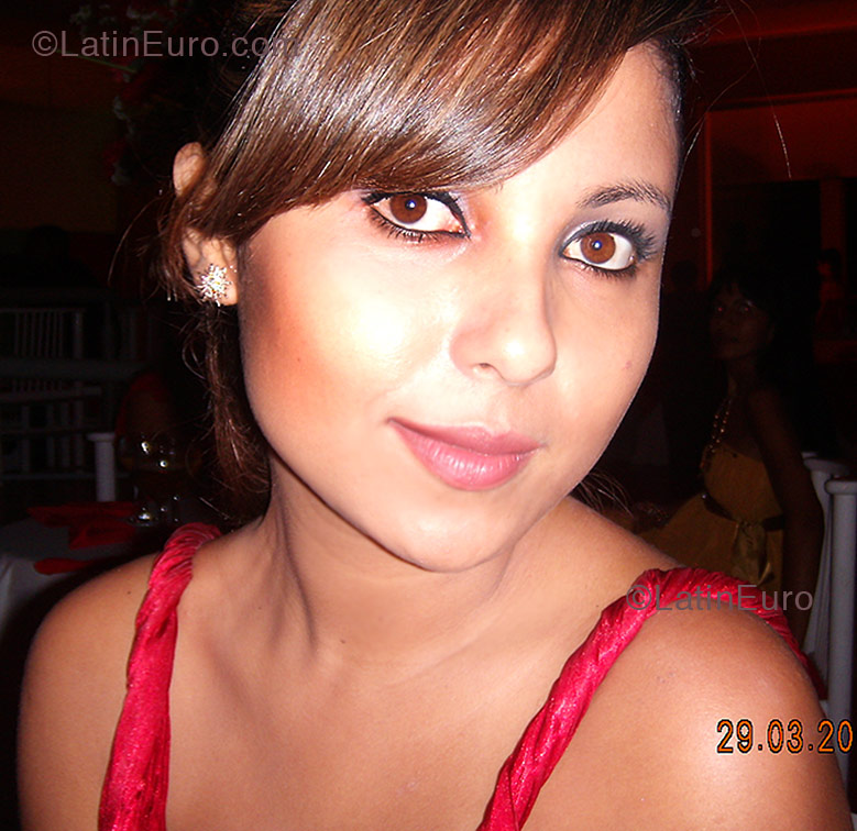 Date this sultry Brazil girl Juliana from Goiania B1286