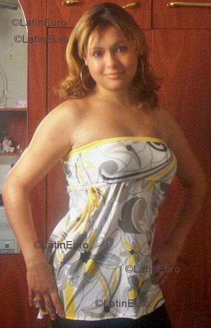 Date this cute Brazil girl Ana from Americana B1359