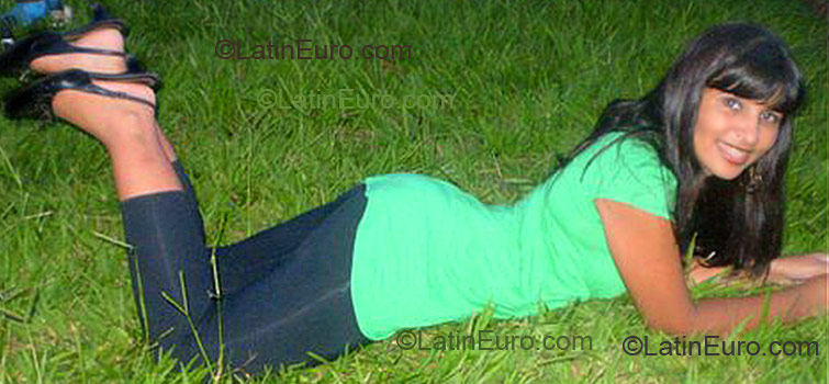 Date this athletic Brazil girl Arenice from Palmas B1378