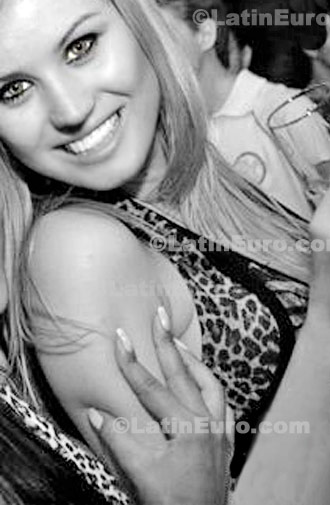 Date this good-looking Brazil girl Evelin from Curitiba B151