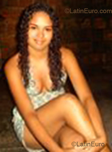 Date this nice looking Brazil girl Anne from Rosario B1515