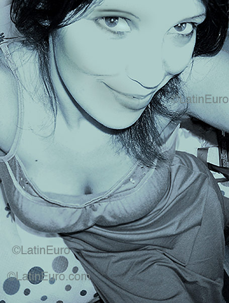 Date this foxy Brazil girl Graciele from Palmeira Da Missoes B1539