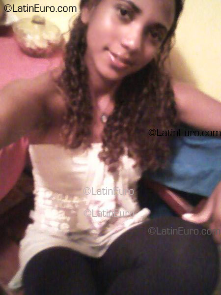 Date this sultry Brazil girl Raquel from Hortolandia B1667