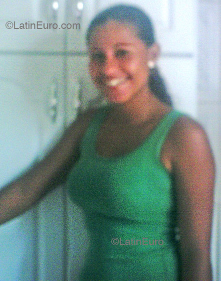 Date this delightful Brazil girl Dina from Sao Paulo B1686
