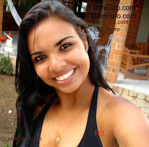 Date this nice looking Brazil girl Rita De Cassia from Recife B1737