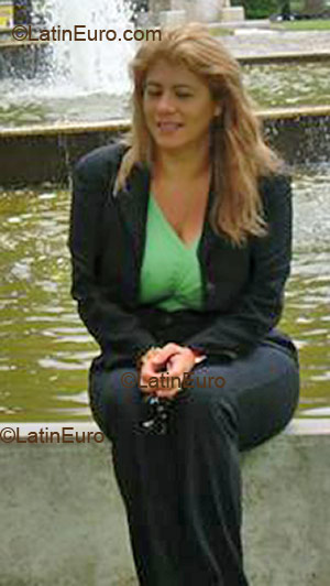 Date this tall Brazil girl Mara from Goiania B1864