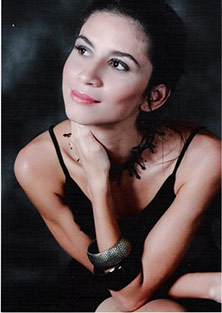 Date this gorgeous Brazil girl Roberta from Rio De Janeiro B1889