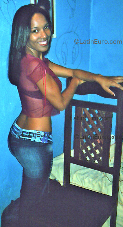 Date this athletic Brazil girl Elizandra from Contagem B1904