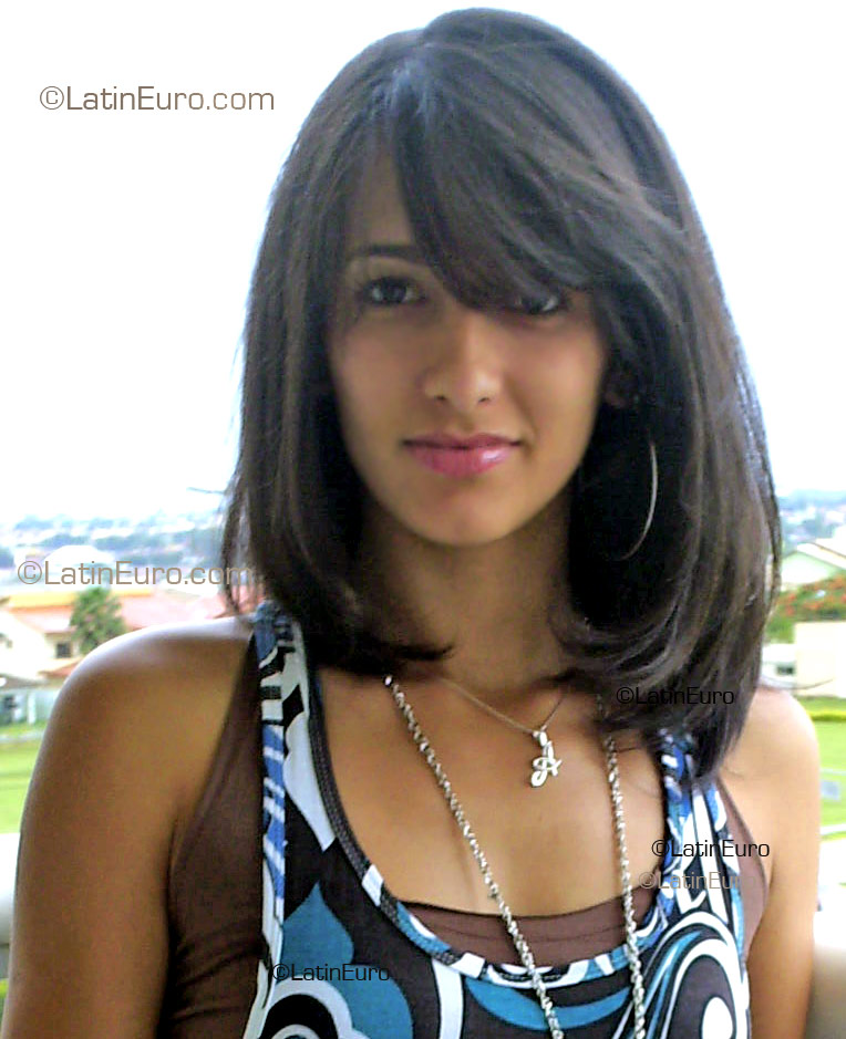 Date this good-looking Brazil girl Andreia from Goiania B1909