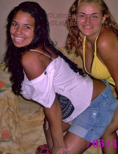 Date this beautiful Brazil girl Simone from  B1919